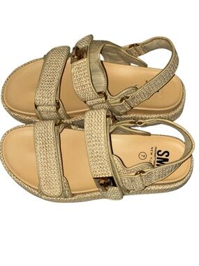 SM New York Platform Sandals Sz 7